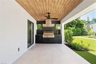 620 Carica Rd, Naples, FL 34108 - Photo 27