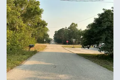 5207 29th St SW, Lehigh Acres, FL 33973 - Photo 5