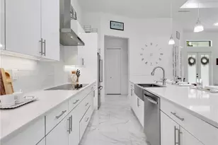 855 1st St NW, Naples, FL 34120 - Photo 7