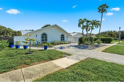 2467 Pine Woods Cir #3, Naples, FL 34105 - Photo 5