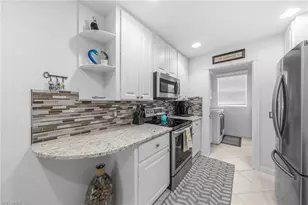 5633 Cove Cir, Naples, FL 34119 - Photo 7