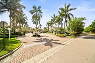 4665 St Croix Ln, Naples, FL 34109 - Photo 35