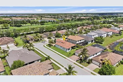 9201 Woodhurst Dr, Naples, FL 34120 - Photo 31