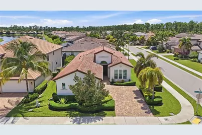 9201 Woodhurst Dr, Naples, FL 34120 - Photo 3