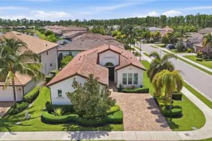 9201 Woodhurst Dr, Naples, FL 34120 - Photo 3
