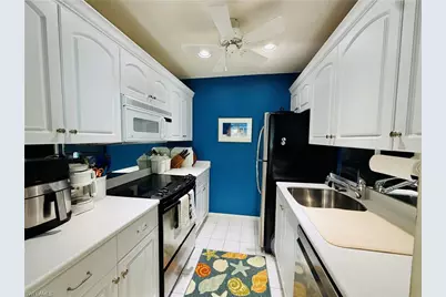 333 Harbour Dr #212, Naples, FL 34103 - Photo 5
