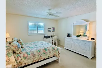 333 Harbour Dr #212, Naples, FL 34103 - Photo 9