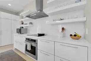 684 10th Ave S, Naples, FL 34102 - Photo 9