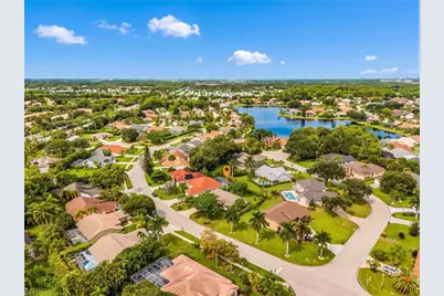 590 Lambton Ln, Naples, FL 34104 - Photo 29