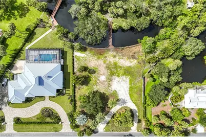 182 Cocohatchee Blvd, Naples, FL 34110 - Photo 1
