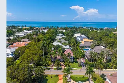 131 3rd St N, Naples, FL 34102 - Photo 31