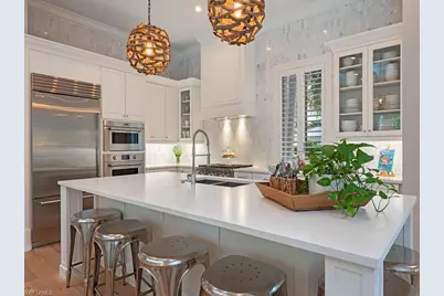 131 3rd St N, Naples, FL 34102 - Photo 9