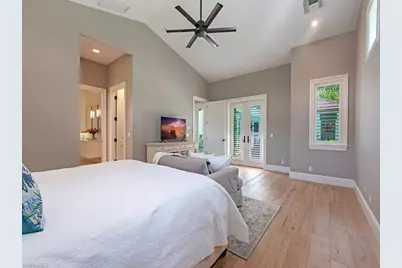 131 3rd St N, Naples, FL 34102 - Photo 11