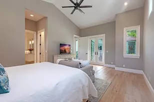 131 3rd St N, Naples, FL 34102 - Photo 11