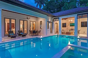 131 3rd St N, Naples, FL 34102 - Photo 25
