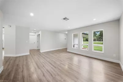 5750 Westport Ln, Naples, FL 34116 - Photo 9