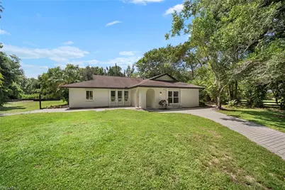 5750 Westport Ln, Naples, FL 34116 - Photo 5