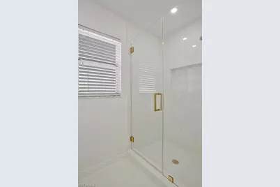 821 Gulf Pavilion Dr #206, Naples, FL 34108 - Photo 11