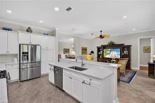 3804 Columbia Ct, Naples, FL 34119 - Photo 9
