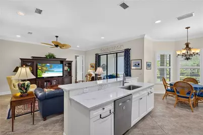 3804 Columbia Ct, Naples, FL 34119 - Photo 7