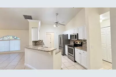 403 SE 22nd St, Cape Coral, FL 33990 - Photo 3