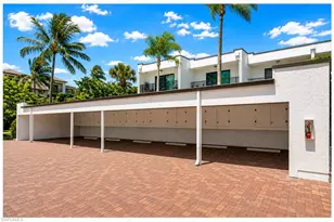 1050 6th St S, Naples, FL 34102 - Photo 31