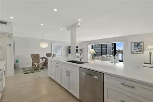 222 Harbour Dr, Naples, FL 34103 - Photo 7
