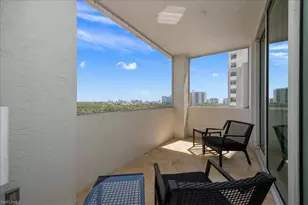 285 Grande Way, Naples, FL 34110 - Photo 23