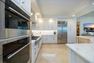 285 Grande Way, Naples, FL 34110 - Photo 9