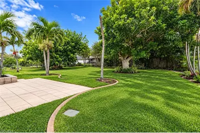715 SE 9th Ave, Cape Coral, FL 33990 - Photo 13