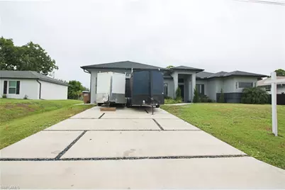 3902 4th St SW, Lehigh Acres, FL 33976 - Photo 3
