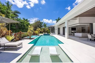 1300 Nautilus Rd, Naples, FL 34102 - Photo 5