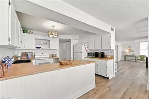 9375 Gulf Shore Dr, Naples, FL 34108 - Photo 21