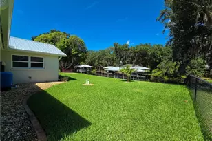 864 Peach Tree Dr, Lake Placid, FL 33852 - Photo 11