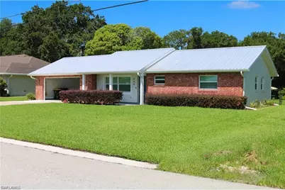 864 Peachtree Dr, Lake Placid, FL 33852 - Photo 1