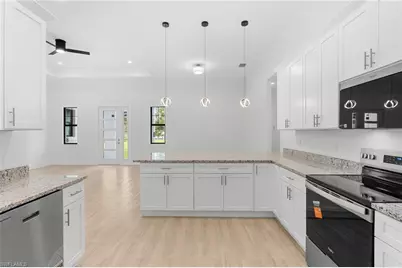 887 6th St SE, Naples, FL 34117 - Photo 9