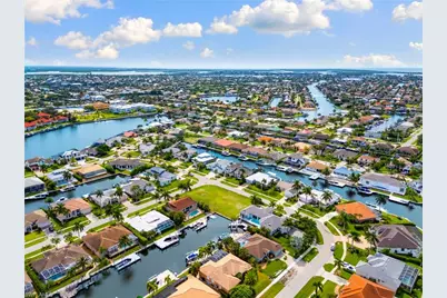 960 Bonita Ct, Marco Island, FL 34145 - Photo 11