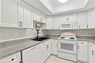 13366 Fox Chapel Ct, Fort Myers, FL 33919 - Photo 9