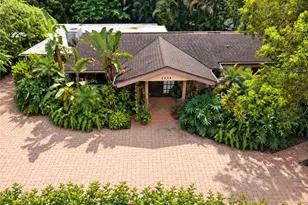 1374 13th St N, Naples, FL 34102 - Photo 1