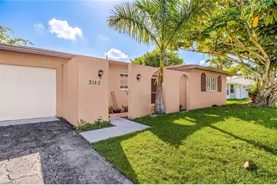 3142 41st St SW, Naples, FL 34116 - Photo 3