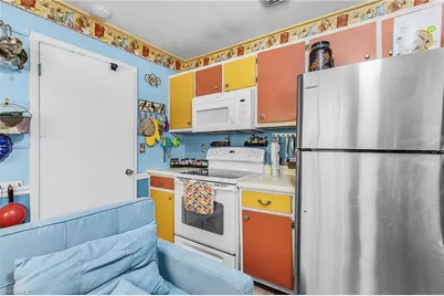 3142 41st St SW, Naples, FL 34116 - Photo 9