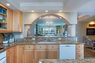 205 Park Shore Dr, Naples, FL 34103 - Photo 9