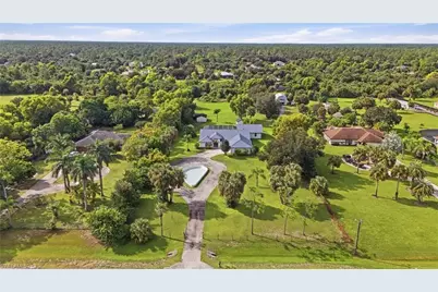 260 20th Ave NE, Naples, FL 34120 - Photo 3