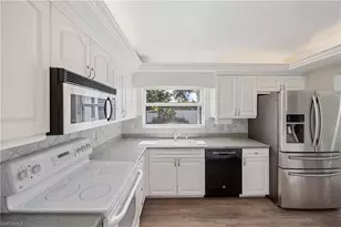 4656 Capri Dr, Naples, FL 34103 - Photo 9