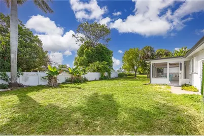 4656 Capri Dr, Naples, FL 34103 - Photo 21