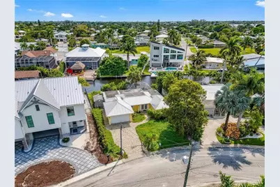 1765 Harbor Ln, Naples, FL 34104 - Photo 3