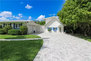 10805 Winterview Dr, Naples, FL 34109 - Photo 7