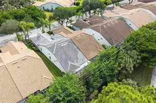 8033 San Vista Cir, Naples, FL 34109 - Photo 29
