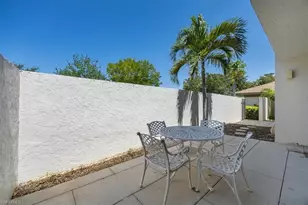576 Retreat Dr, Naples, FL 34110 - Photo 21