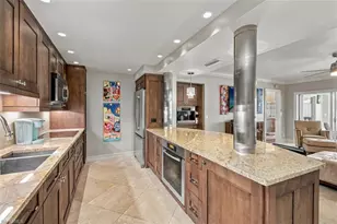666 3rd St S, Naples, FL 34102 - Photo 5